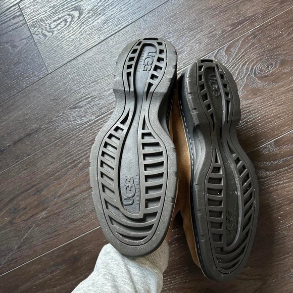 Tan suede UGG slippers with a retro vibe shoes tan boots   Men’s size 10 - Picture 7 of 7